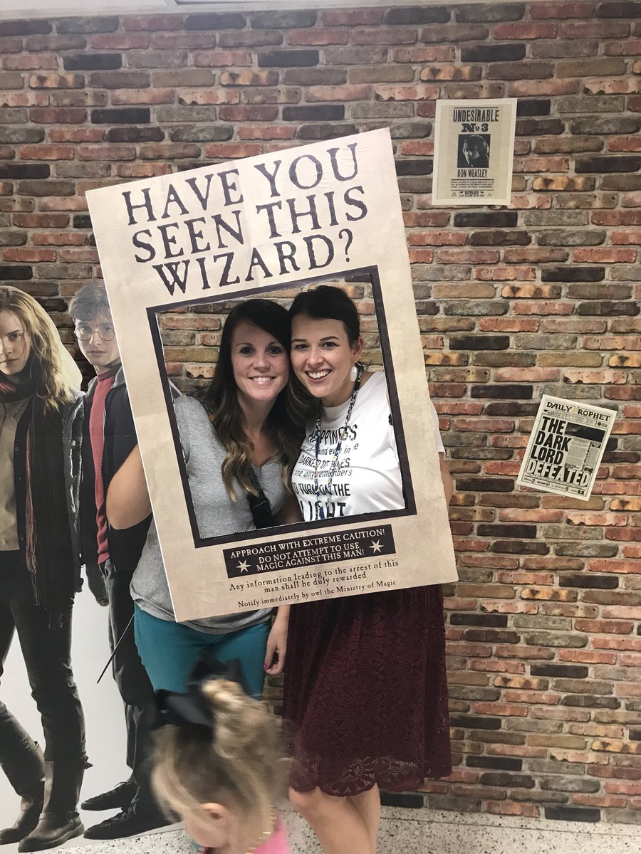 NSEreads's tweet photo. Literacy Night 2018 at North Stewart Elementary was one for the record books! I think Harry would be proud! 🦉🧙🏻‍♀️🧙🏼‍♂️🚂 https://t.co/FK16fbl3C3