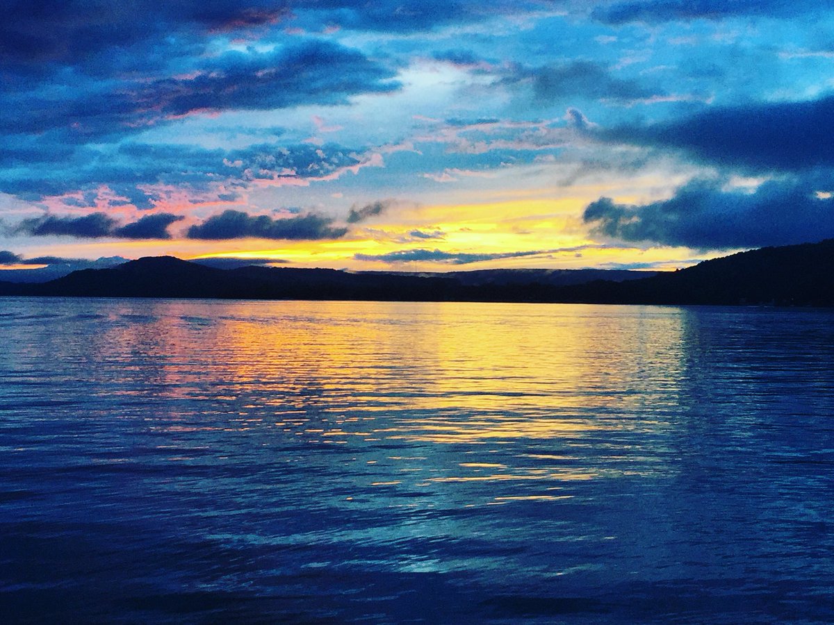 Apyrlann's tweet photo. #lakewisconsin https://t.co/RAoEvHCB06