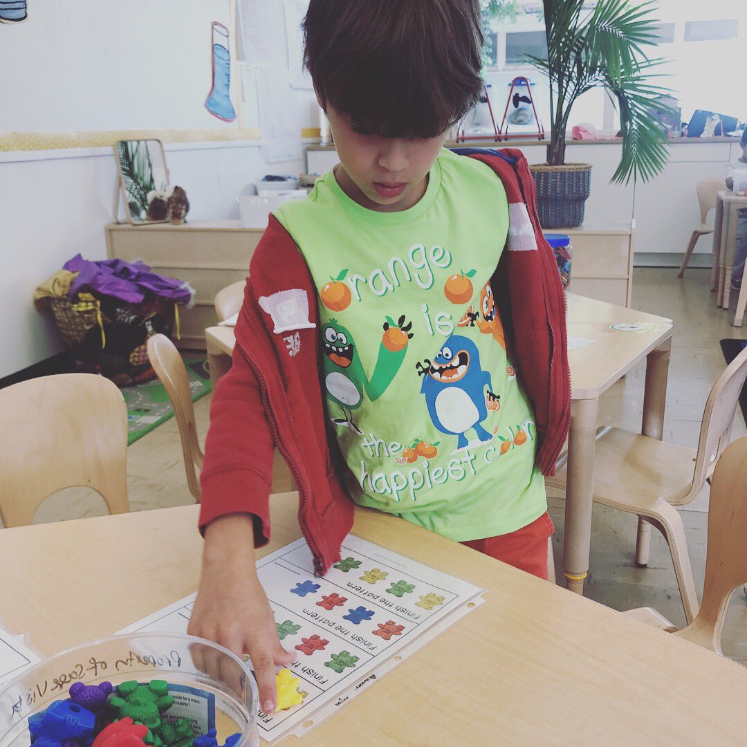 imaginationlab1's tweet photo. Too often educators turn to online tools for personalization, forgetting the tried and true practices of #mathworkshop and #mathmanipulatives. Our learning guides utilize stations, peer learning & coaching for #differentiatedmath & #personalizedlearning. https://t.co/VraigFrcMo
