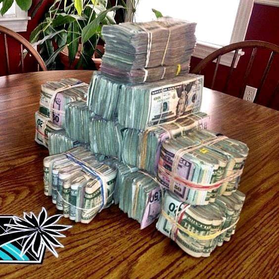 ChikeUb's tweet photo. How much do you think this is?? Believe it or not, making 💵💵 like this is possible and can be done passively without much effort. Click the 🔗 in bio to learn how! @chikeub 📷: @chikeub  #makemoneyfastonline  #makemoneyonline #makemoneyfromhome   #makemoneyfromhomeonline https://t.co/EszAhyQfiT