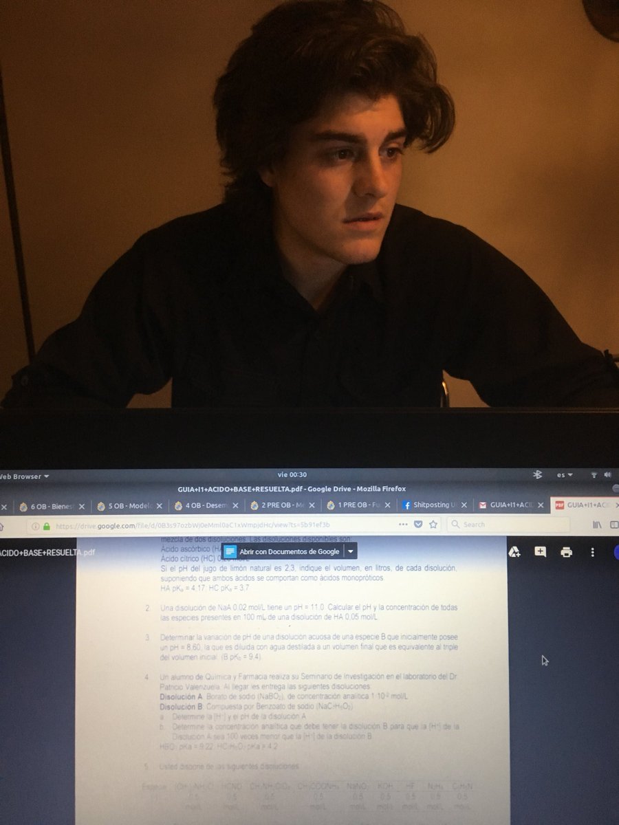 nacholarr's tweet photo. Este wn no cacha una en quimica 
#PrayForGabor https://t.co/bDzXCa5ubP