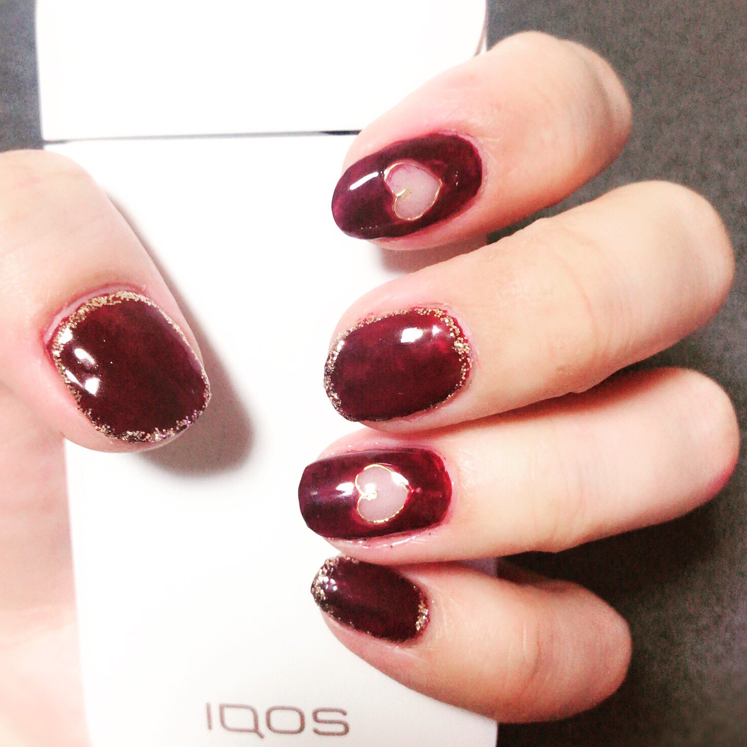Chami Nail 18 03 ペラペラで折れやすい自爪を 育成する為にネイル再開 ネイルホリックのボルドー使用 ボルドー可愛い のくり抜きは Can Doのシール使用 ジェルのゴールドラインと トップジェルで完成 ネイルホリック ジェル
