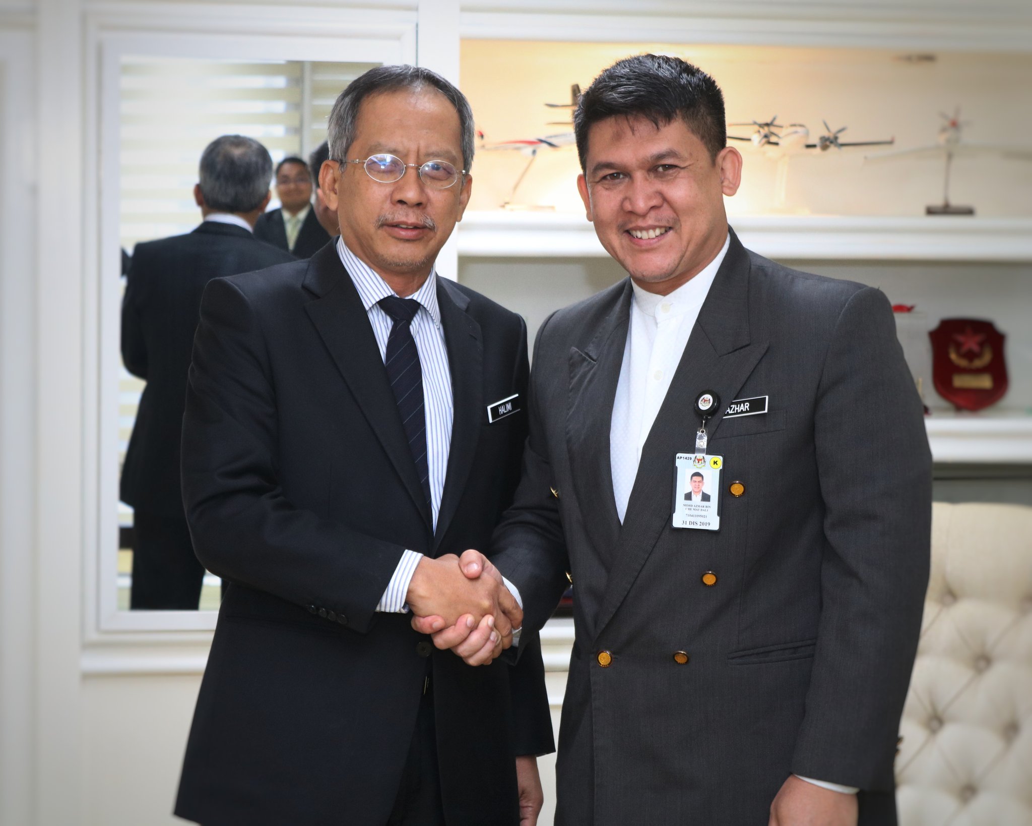 Mindef Malaysia A Twitter Ketua Setiausaha Kementerian Pertahanan Ybhg Dato Halimiabdmanaf Menerima Kunjungan Hormat Daripada Setiausaha Politik Kepada Menteri Pertahanan En Mohd Azhar Che Mat Dali Di Wisma Pertahanan Pagi Ini Mindefmalaysia