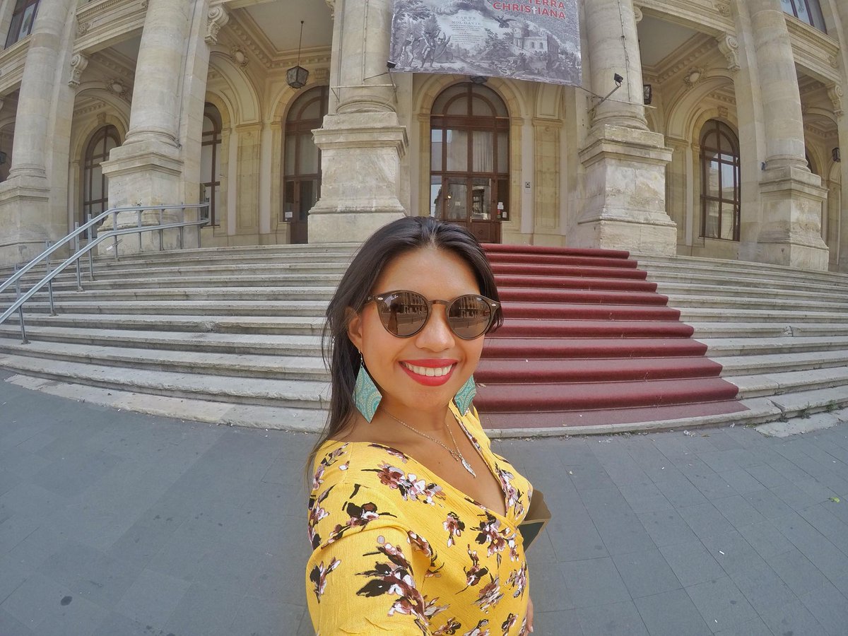 2MonkeysTravel's tweet photo. Lady in yellow! #discoverbucharest #whileinbucharest #Bucharest #Romania #VisitRomania @RomaniaTourism https://t.co/nT7eEtahIQ
