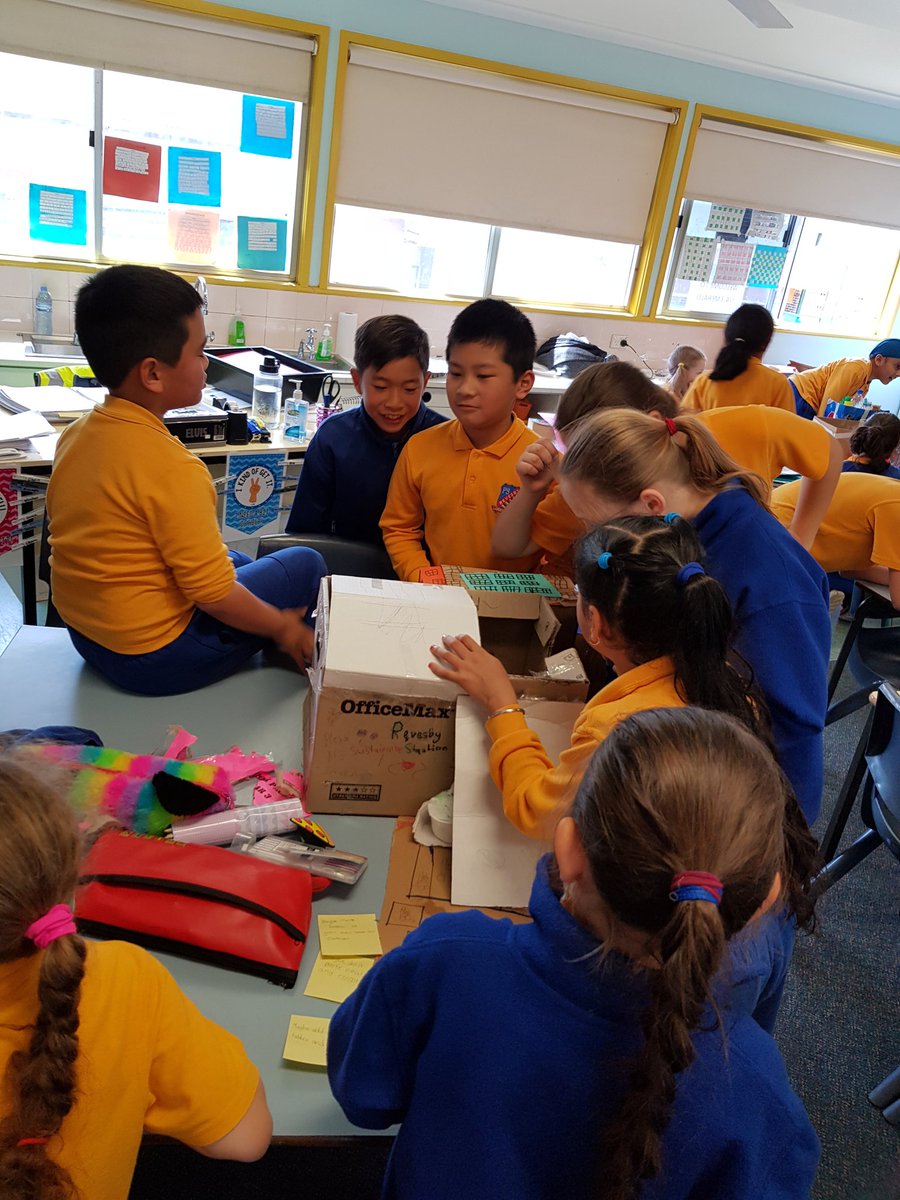 Students from 3/4 Lilac and 3/4 Green giving each other constructive feedback to help improve their projects 😁🤗
<a href="/RevesbyPS/">RevesbyPS</a> <a href="/siaradic/">sia.radic</a> @MrsLouiseTate <a href="/narellenies1/">Narelle Nies</a> #designthinking #peersupport #constructivefeedback #Collaboration