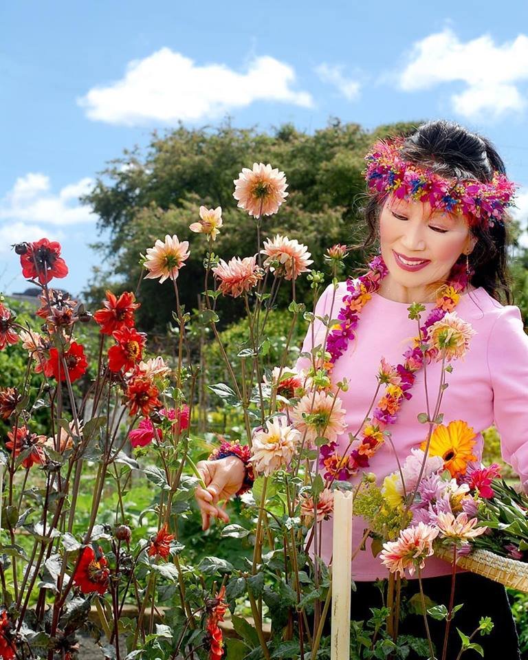 john_johnroy's tweet photo. Keeping #love in your heart is like keeping flowers in your garden. Life is so much more #beautiful when it is filled with love. @love_mindset @itsworldfacts
#wailana #wailanayoga #WisdomForTheWay #life https://t.co/7psN2ctFUK