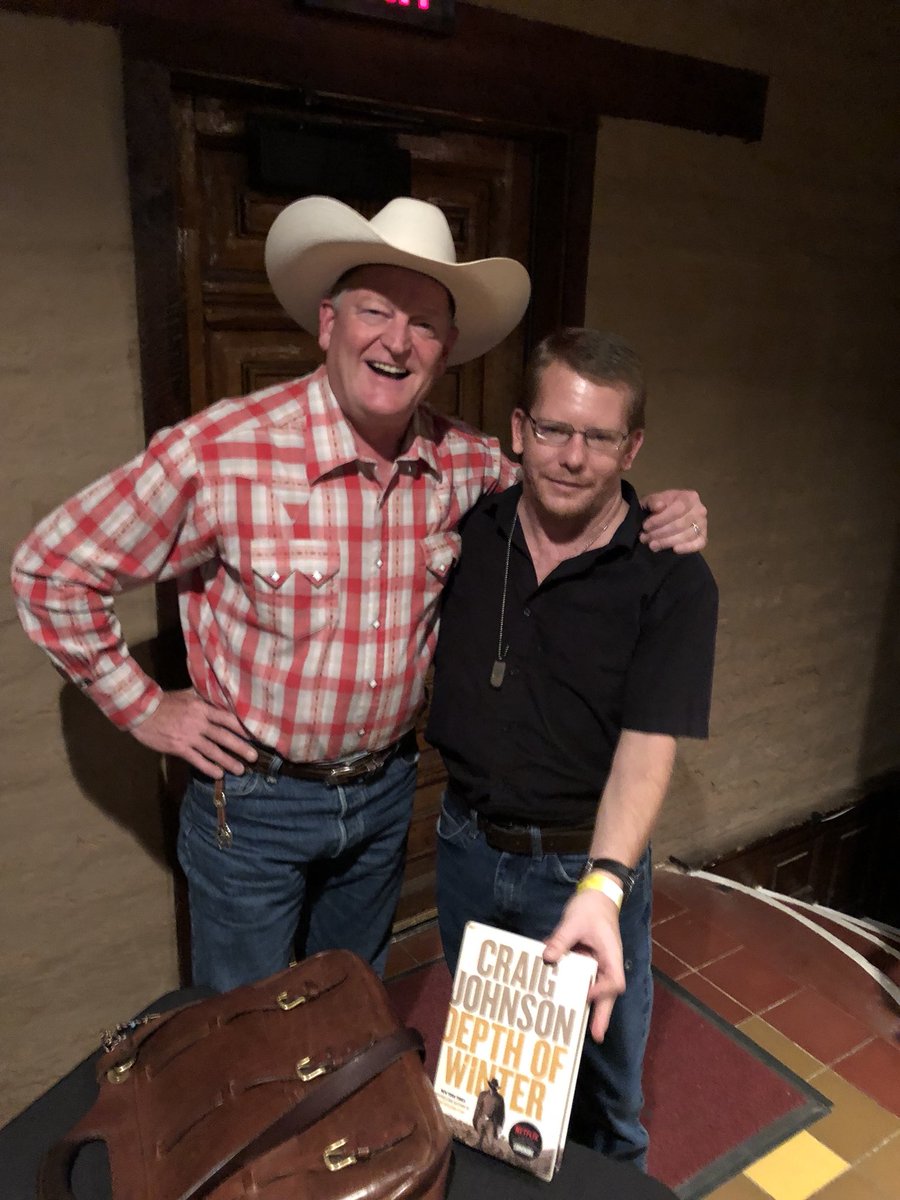 BrianVistaAZ's tweet photo. Thanks @ucrosspop25 for the awesome night at the Kerr Center! So glad I made the trip to Scottsdale. Was well worth it! Very cool down to earth guy and never a dull moment #Longmire #DepthofWinter https://t.co/PcrVWACGEe