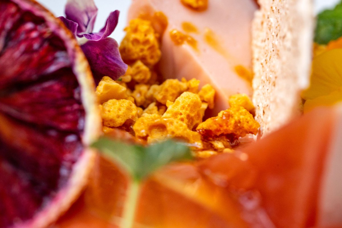 redspiceroad's tweet image. Get up close and personal with our new Guava cheesecake, apple jelly, honeycomb, kalamansi, plum meringue! #sweettooth