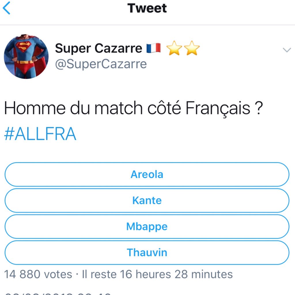 om_newz's tweet photo. Voici le sondage effectué par le clown de Cazarre sur son tweeter...tu as vraiment un cerveau de guignol comment peut on apprécié ce genre de détritus !! Si vous pensez que Cazarre est une poubelle 🔁RT a fond #TeamOM #MercatOM https://t.co/m6f4GoF1kP