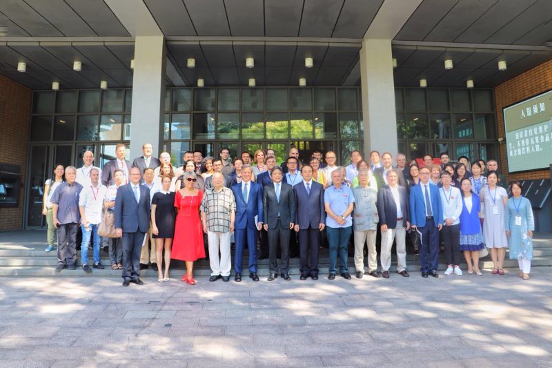 Emb. España en China tweet media