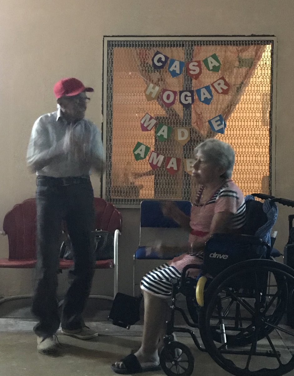 denissegarcia_'s tweet photo. Hoy conocí a Francisco, el viejito más feliz del mundo. 👴🏼👵🏽❤️#CasaHogarMadreAmable #Hermosillo https://t.co/sqUYHUqeAr