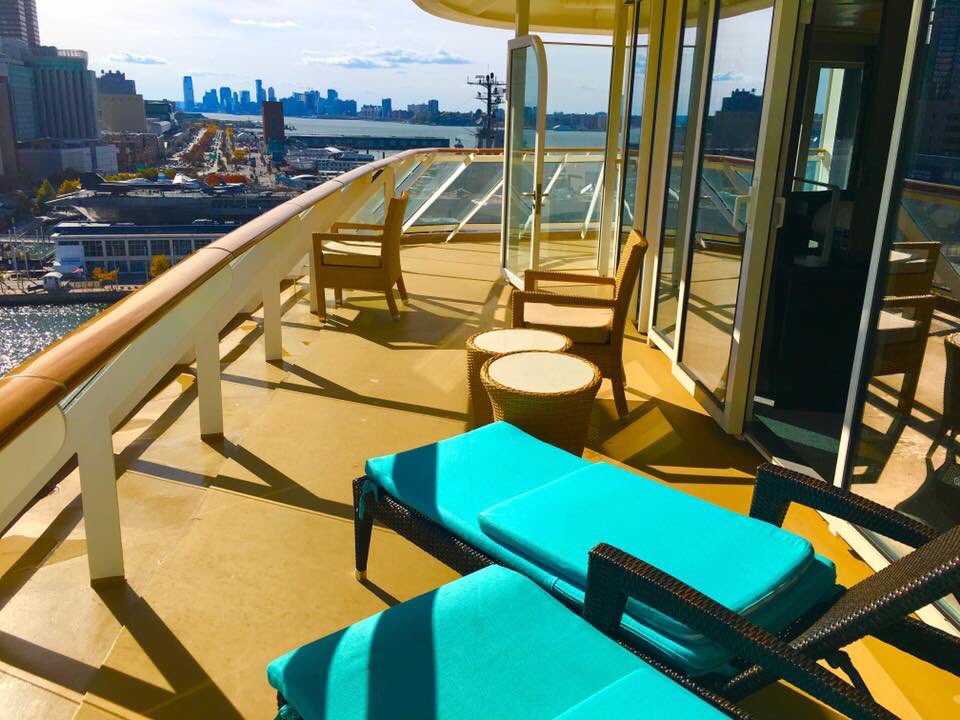 robbieo625's tweet photo. Happy #SuiteSeptember! If you want to vacation in pure luxury, look no further than @CruiseNorwegian! Pictured is the #NorwegianBreakaway Deluxe Owners Suite! 😍 #CruiseNorwegian #FeelFree https://t.co/rvoPKdfyqZ