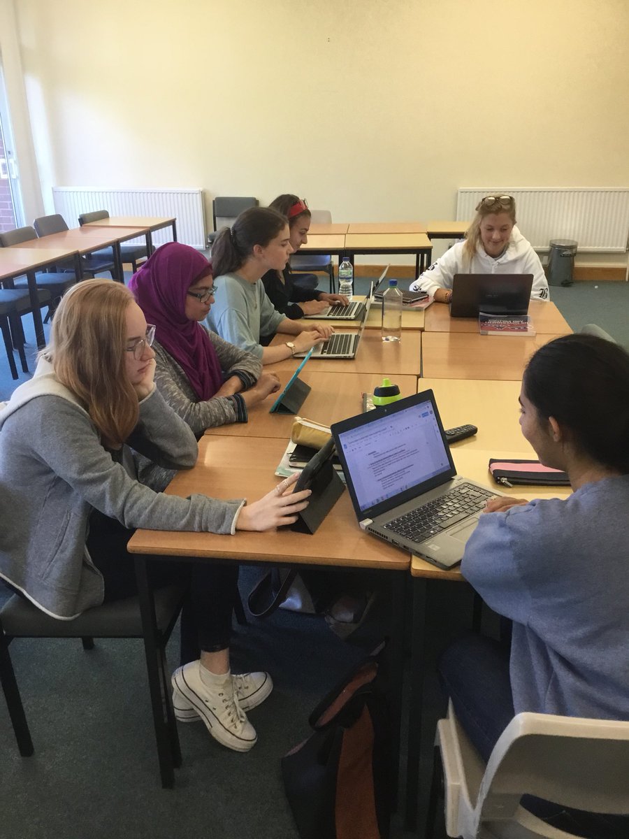 Tormead_GovPol's tweet photo. U6 ‘To what extent do anarchists agree on the nature of a future anarchist society?’ Finding connections and generating ideas #HPL https://t.co/HPcPh9cndG