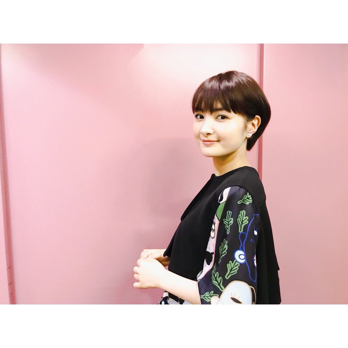 葵わかな キングオブコント18の新mcを務めさせていただくことになりました 至らないこともあると思いますが 頑張ります 放送は9月22日です ぜひ キングオブコント18 T Co Jd1ei43mr3 Twitter