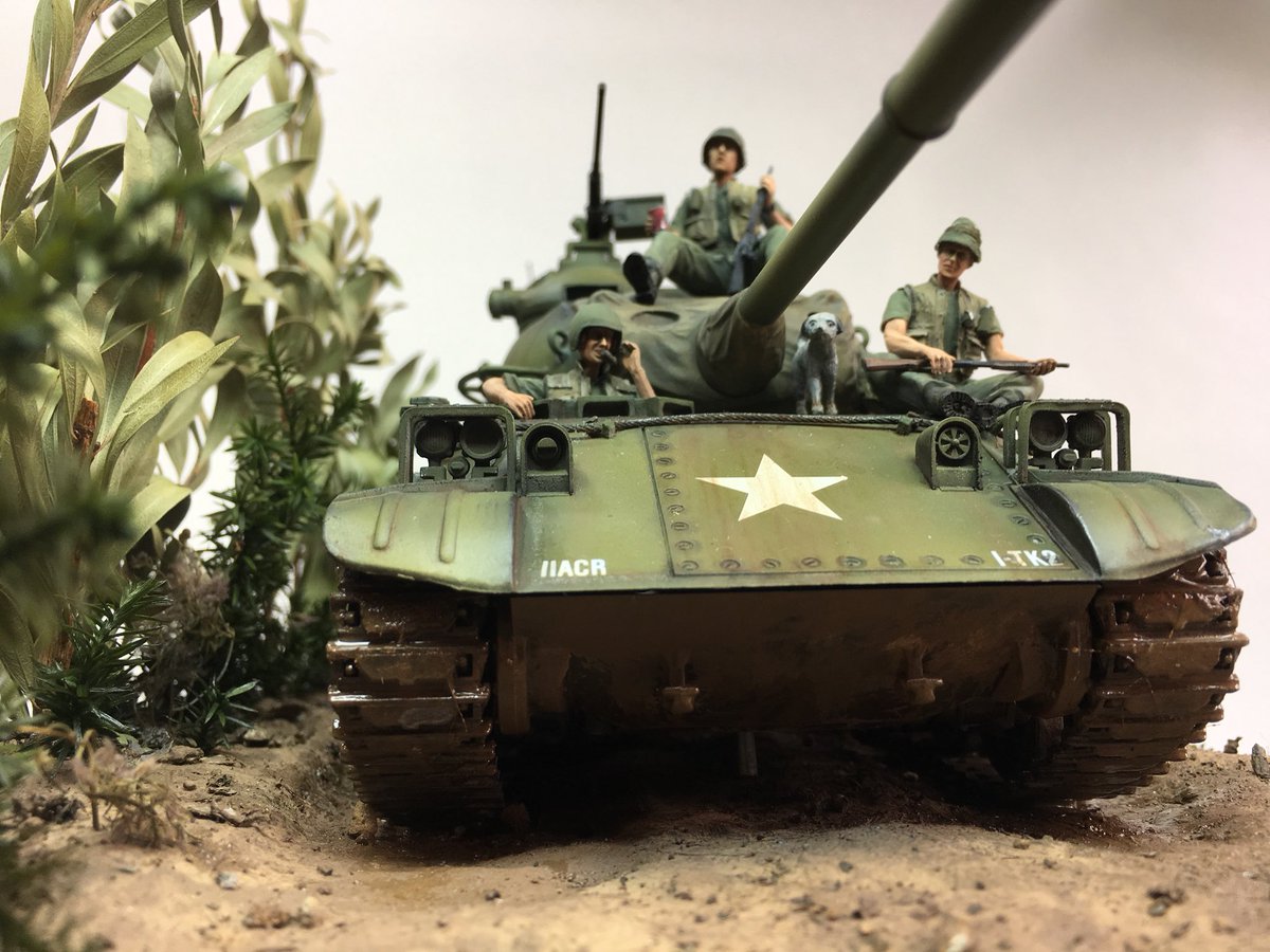 土居大工 タミヤ総進撃 61式戦車 ベトナム戦争仕様 完成です ベトナム戦争時に米軍にレンドリースされた61式戦車という架空設定 陸自戦車もマーキング変えて 米兵乗せれば 米軍感満々です 完成までの とrt ありがとうございました