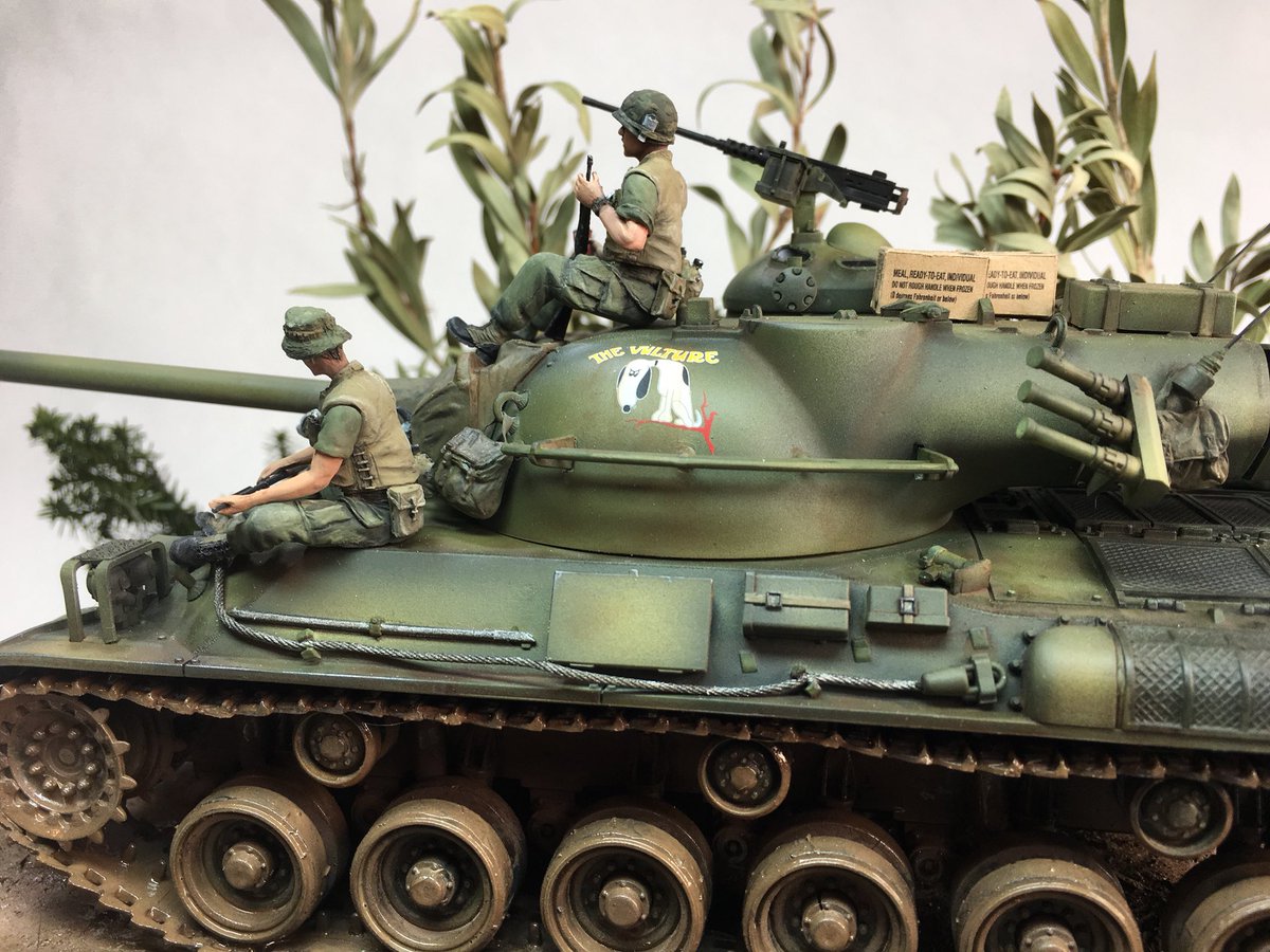 土居大工 タミヤ総進撃 61式戦車 ベトナム戦争仕様 完成です ベトナム戦争時に米軍にレンドリースされた61式戦車という架空設定 陸自戦車もマーキング変えて 米兵乗せれば 米軍感満々です 完成までの とrt ありがとうございました