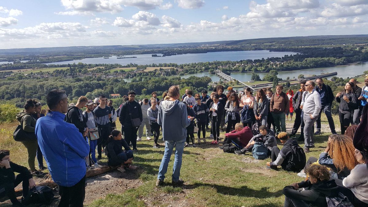 fatielk's tweet photo. #LycéeLesBruyères - Sotteville-les-Rouen.Semaine d'intégration    1ereSTMG  #cote2Amants  #découverte #biodiversite #FormationCoteau #CARDERE #violetteDeRouen #Rentree2018 #LyceeDD #COP21 #AmbitionReussite #interdisciplinarite @acrouen @Rolland_Denis @OlivierMagoarou @GhommidF https://t.co/eACXXu3xOC