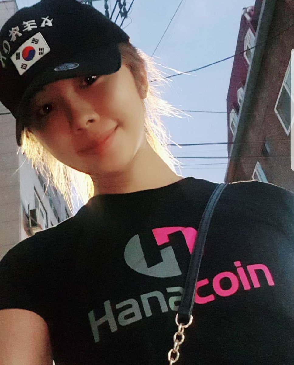 hanacoin's tweet image. Ziyi on her way to the gym. 
#cryptocurrency #cryptokorea #koreancrypto