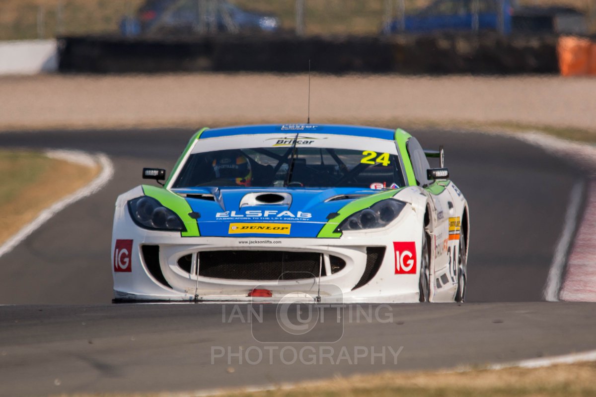 iancuttingphoto's tweet photo. Good luck to the @TeamHardRacing @BritcarNews division this weekend at Snetterton. https://t.co/0qF0AVZynk