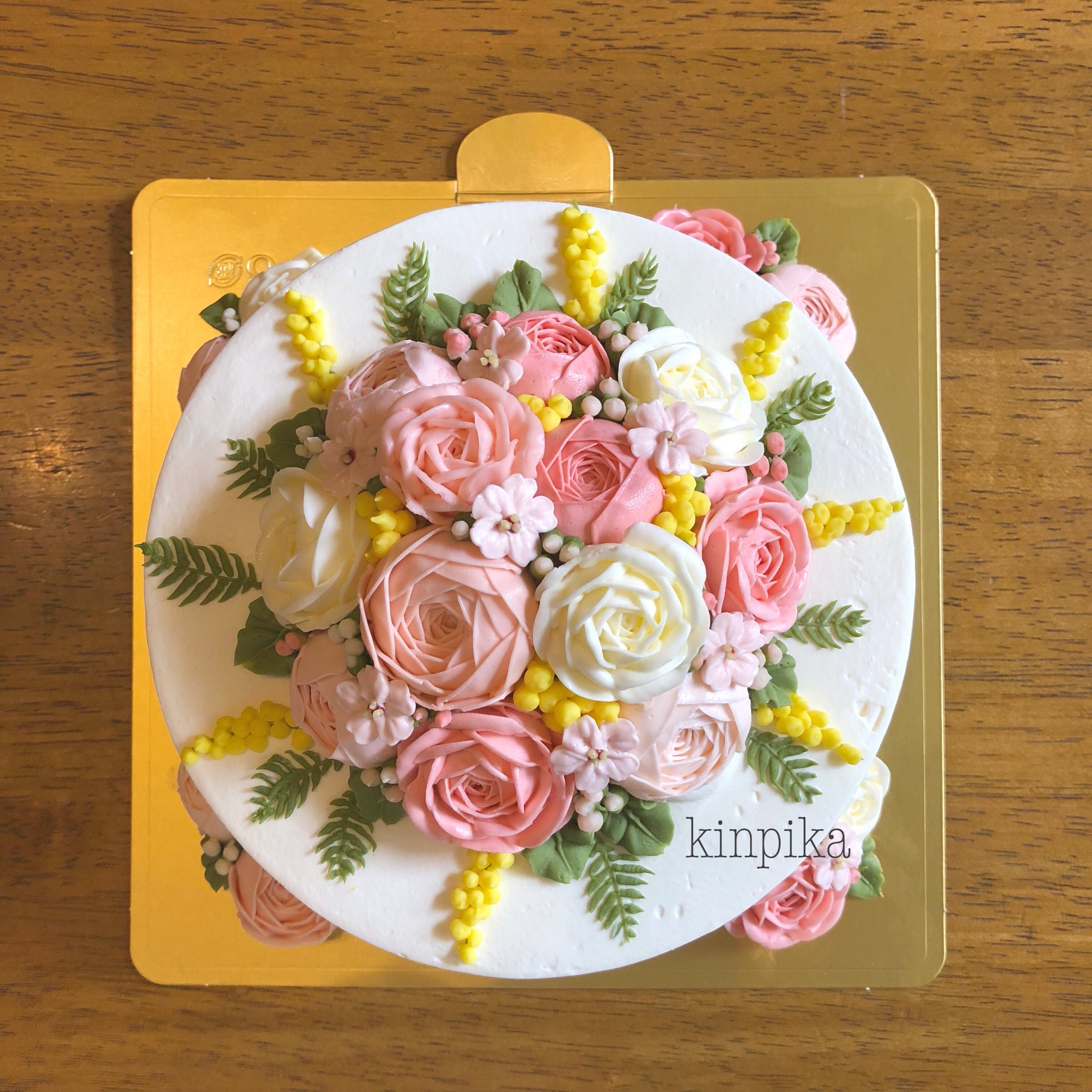 きん 可愛らしいバラと桜のケーキ 花をたくさん飾りました フラワーケーキ 安曇野 Cakeworks Kinpika きん 可愛らしいバラと桜のケーキ 花をたくさん飾りました フラワーケーキ 安曇野 Cakeworks Kinpika
