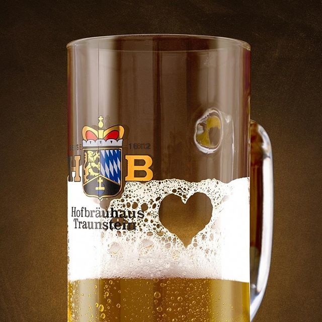 hb_traunstein's tweet photo. Glei zwoa Gründ zum Feiern! Heid fangt ned nur das Wochenend an, sondern heid is a da Dog der Bierliebhaber!
Wer is deiner Meinung nach dein bester Bierliebhaber?
#hofei #hofbräuhaustraunstein #bierliebe #echtwiasleben #echteliebe #traunstein #chiemgau https://t.co/wmpCKr5PP6 https://t.co/ZXdrvcBLSY