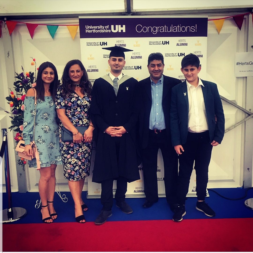 tans92x's tweet photo. Proud day Yesterday 📚❤ https://t.co/5pE5lFHwoE