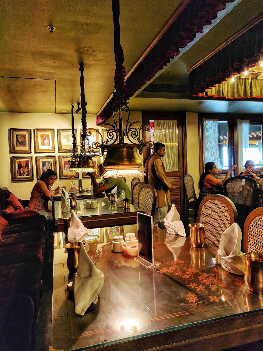 HolbrooksScott's tweet photo. a new bengali cuisine joint in Kolkata ? yes this is an extension of the famous Sonar tori in @RaichakOn_Gange by #Neotia Hospitality. I predict this going to be the talk of town soon. - https://t.co/i5xUN0PHpW
#food #foodblog https://t.co/pNwAwVuIDA