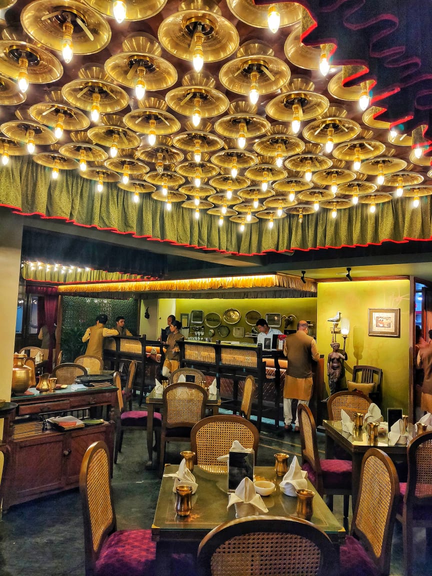 HolbrooksScott's tweet photo. a new bengali cuisine joint in Kolkata ? yes this is an extension of the famous Sonar tori in @RaichakOn_Gange by #Neotia Hospitality. I predict this going to be the talk of town soon. - https://t.co/i5xUN0PHpW
#food #foodblog https://t.co/pNwAwVuIDA