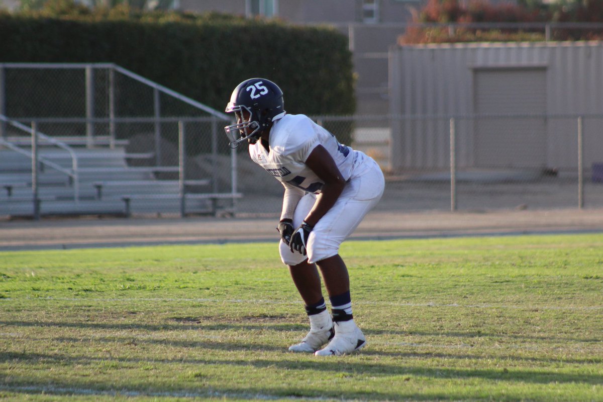 MissTabangcora's tweet photo. Another Jernagin, another beast on the gridiron.  No surprises. @DrillerFootball @dthedeacon #gobits https://t.co/YwAiCWdANq