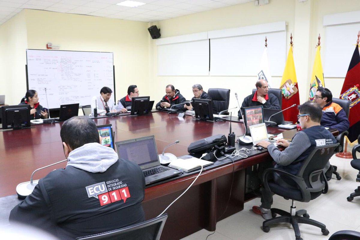 ECU911_'s tweet photo. [BOLETÍN] Plataforma tecnológica y personal del ECU 911 mantuvieron al 100% su operatividad antes, durante y después del sismo Más información ➡️ https://t.co/NB9GdxrbGj https://t.co/41lfS1TV21