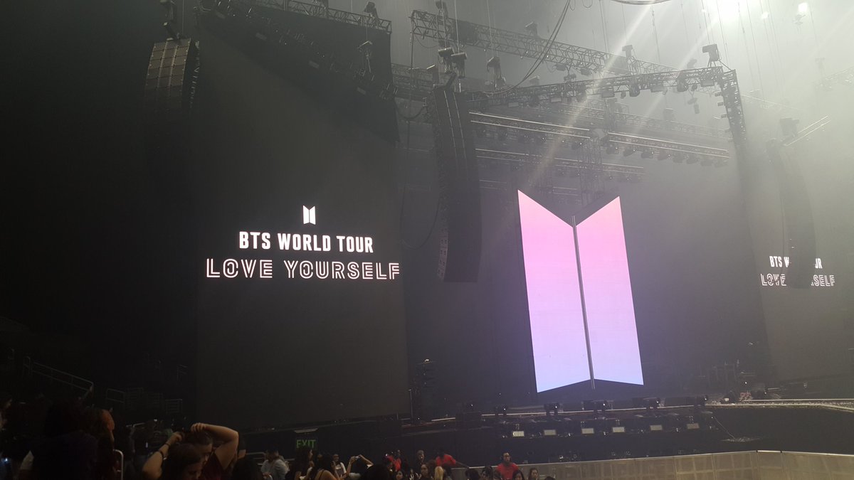 bev_adc3's tweet photo. I saw them live and it was unbelievable. Thank you @BTS_twt for giving us a sensational show! 💜 https://t.co/dzmnJ0AEiA