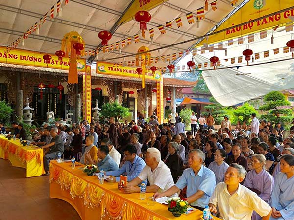 hoahongtim84's tweet photo. LỄ VU LAN BÁO HIẾU TẠI CHÙA TĂNG PHÚC
#nhabat #chothuenhabat #chothuenhabatkhonggian #bannhabat #thuenhabat #nhabatkhonggian #sanxuatnhabat #baogianhabat #giathuenhabat #sukiennghiaphat #levulan #chuatangphuc https://t.co/nvEeV1VJXK https://t.co/OKBB5GSC2D