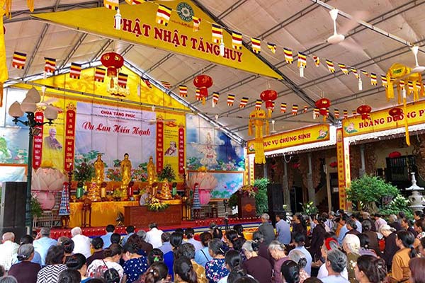 linhnguyenb1's tweet photo. LỄ VU LAN BÁO HIẾU TẠI CHÙA TĂNG PHÚC
#nhabat #chothuenhabat #chothuenhabatkhonggian #bannhabat #thuenhabat #nhabatkhonggian #sanxuatnhabat #baogianhabat #giathuenhabat #sukiennghiaphat #levulan #chuatangphuc https://t.co/gE5mXMHx2Z https://t.co/cLa2GuBFWR