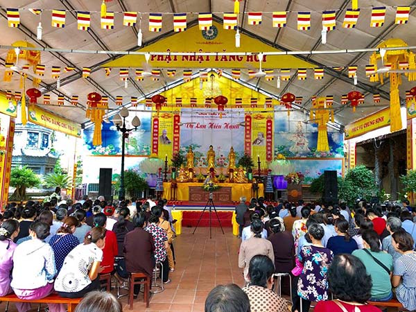 linhnguyenb1's tweet photo. LỄ VU LAN BÁO HIẾU TẠI CHÙA TĂNG PHÚC
#nhabat #chothuenhabat #chothuenhabatkhonggian #bannhabat #thuenhabat #nhabatkhonggian #sanxuatnhabat #baogianhabat #giathuenhabat #sukiennghiaphat #levulan #chuatangphuc https://t.co/gE5mXMHx2Z https://t.co/cLa2GuBFWR