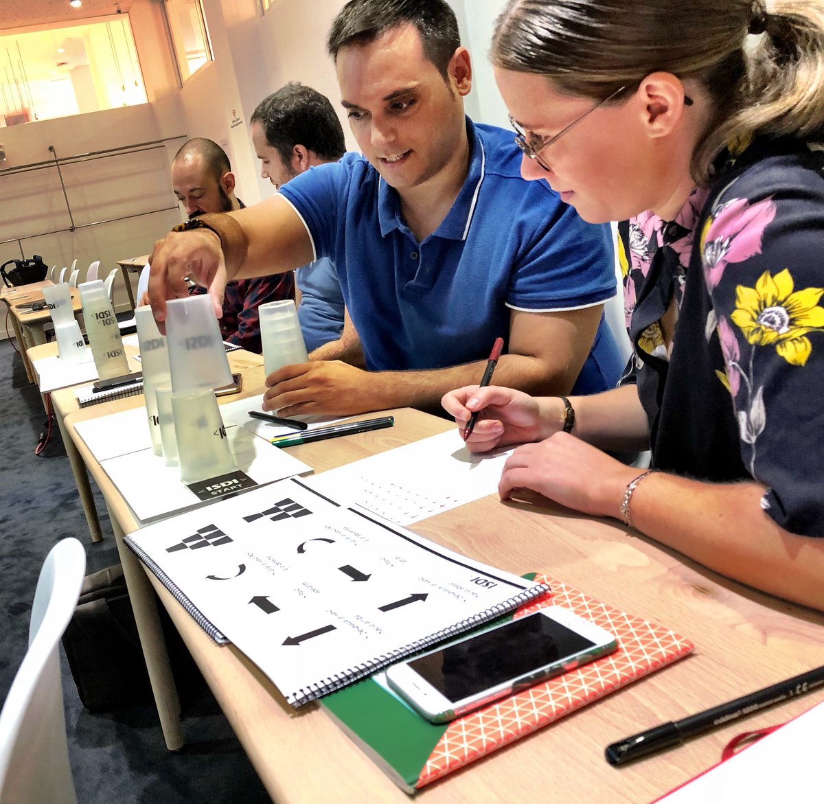 MaylisChevalier's tweet image. Learning to code with glasses with the whole team of @Ligatus_ES!! What a fun !! Mil gracias @Rmiranda nuestro jefe de orquesta 🕺! #EnjoyCoding #Ligatusing @ligatus @ISDI_edu