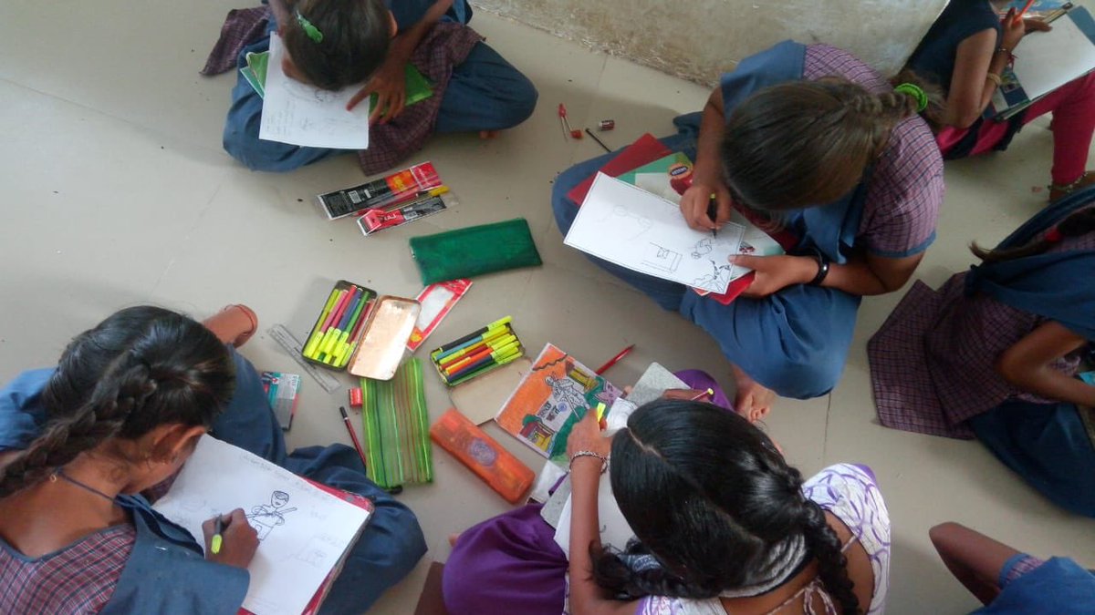 AmreliCrc's tweet photo. Drawing compitition in vavera school https://t.co/wwM6EQFGVA