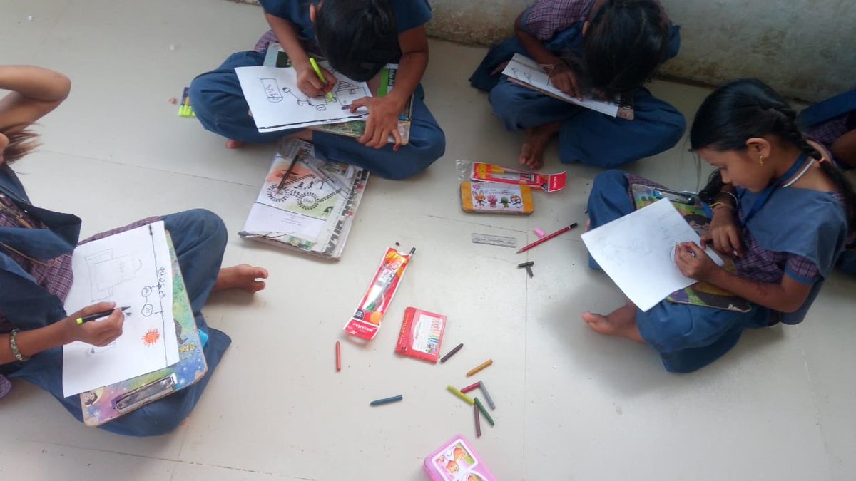 AmreliCrc's tweet photo. Drawing compitition in vavera school https://t.co/wwM6EQFGVA
