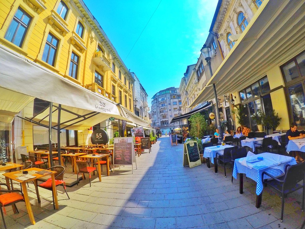 2MonkeysTravel's tweet photo. Old Town in Bucharest #discoverbucharest #whileinbucharest #Bucharest #Romania #VisitRomania @RomaniaTourism https://t.co/Yxgwd6mbg7