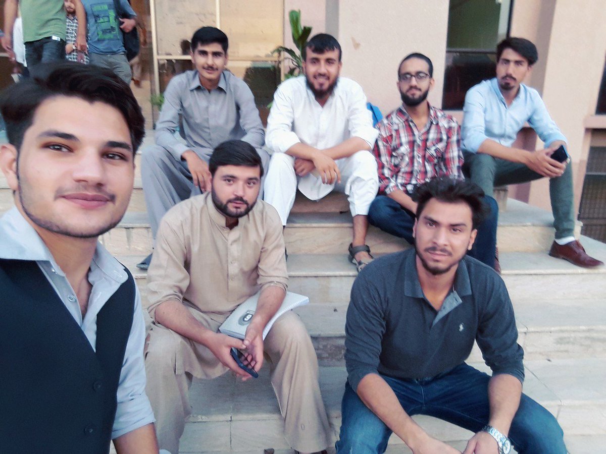 Arbabkh57125366's tweet image. Sometimes you will never know the value of a moment, Until it becomes a memory.
#Friends
#Seniors #DevelopmentProfessionals