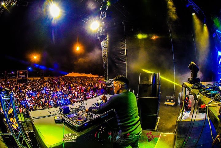 TheFirstFridayC's tweet photo. Let’s Flash it back to #TFFC18 with @Shimza01 @RealBlackMotion 💕💕🌟☄️💥💥
#TFFC19 #SummerCarnival loading ..... 🚨🚨🚨🎉🎉🎉🎉
#KingParty
#PrideJoyOfLimpopo https://t.co/H82I0tAnP2