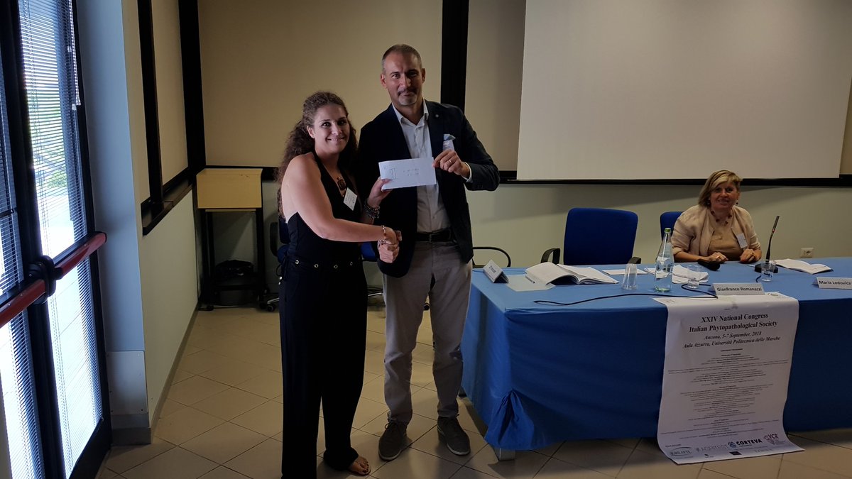 SIPaV1992's tweet photo. #SIPAV2018 The Best 3 Posters Awards. Podda, Caruso and Mincuzzi won! #ClosingCeremony #PlantPathology #planthealth https://t.co/b5bja1DMnW