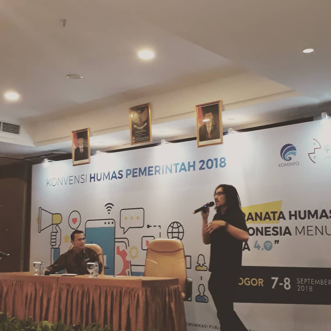 _Yetty_'s tweet photo. Konvensi Humas Pemerintah 2018
"Pranata Humas Indonesia Menuju Era 4.0". 
Bogor, 7-8 September 2018.

Seruu bingiittss....ketemu lagi dgn para Pranata Humas Pemerintah se-Indonesia 😉
@ipra_humas
#iprahumasindonesia #3thIprahumas #KHP2018 https://t.co/k3CDEj2zws