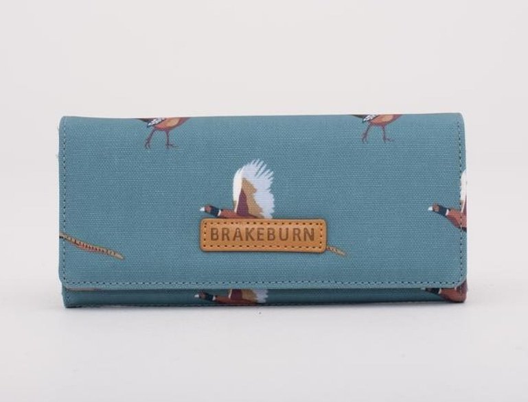 WillowBellHome's tweet photo. Have you seen our Gorgeous Pheasant Collection 👛👜🧣
From the Brakeburn  Autumn Range 🍃🍂🍁 

#willowbell #Brakeburn #pheasant #bags #travelbag #Scarves #wellies #purses #Middlewich #hartford #Holmeschapel #sandbach #davenham  #northwich #crewe #knutsford #goostrey #peover https://t.co/3n7O1BdGar