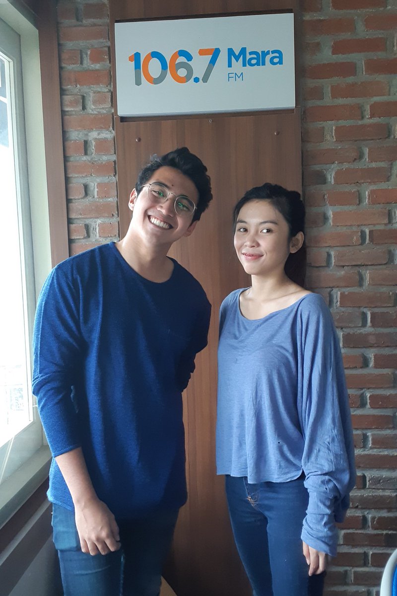 Makasiih Vadi Akbar <a href="/OfficialVadi/">VADI</a> udah #NgobrolSeru w/ Syifa Ghifari di <a href="/MaraFM/">106,7 MARA FM</a>. Sukses buat single #RuangUntukBahagia nya ;)