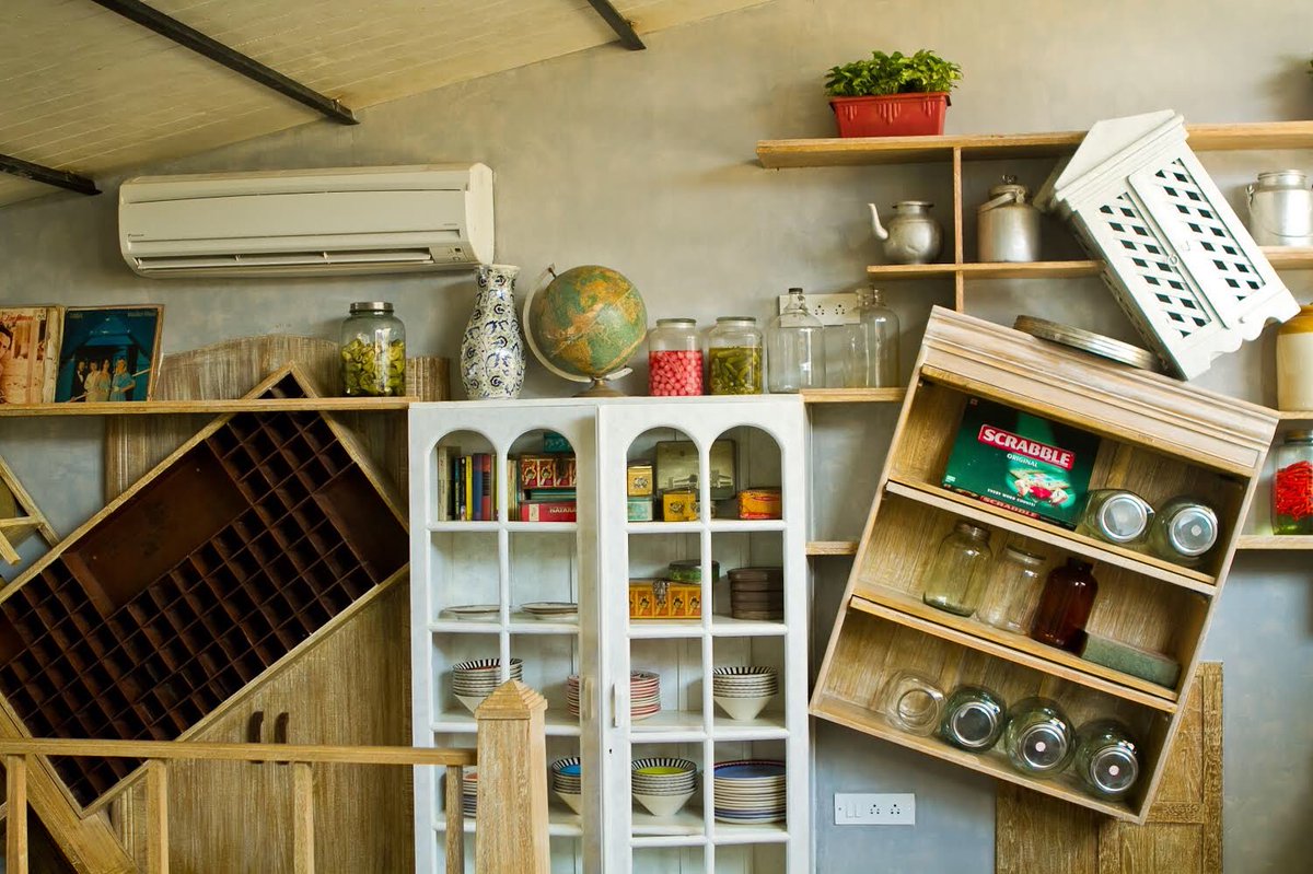 Quirky interiors, cosy atmosphere and delicious food are calling to give a kickstart to your weekend!

#jamjardiner #loveforfood #jjfamily #andheri #food #ambience #saturday #music #foodies #foodlover #hungry #weekend