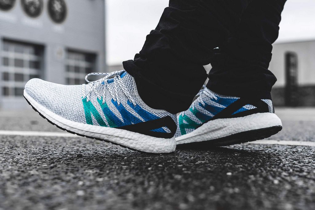 thesolerestocks's tweet photo. 5 crazy steals you can now grab at END!!

I-5923 Red > https://t.co/JIsM7Q6cEc
EQT 93/17 > https://t.co/HXsqFaeoXS
J1 Flyknit > https://t.co/Z3nXcXzBGf
AM4 LDN > https://t.co/TVZ6vg0wxk
VANS Check > https://t.co/luZPTus8Fo https://t.co/C86KpvMJml