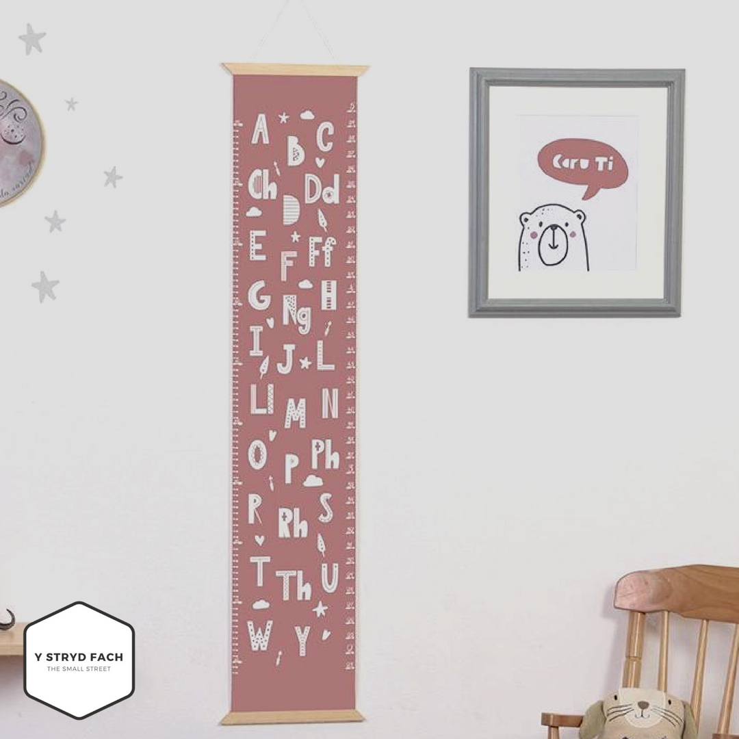 ystrydfach's tweet photo. Siart Taldra'r Wyddor Gymraeg
Welsh Alphabet Height Chart

🛒 https://t.co/uonucEwfjK

🏷️ Cornel Dawn
#yagym #shoplocalwales https://t.co/A6JdtIFcEj