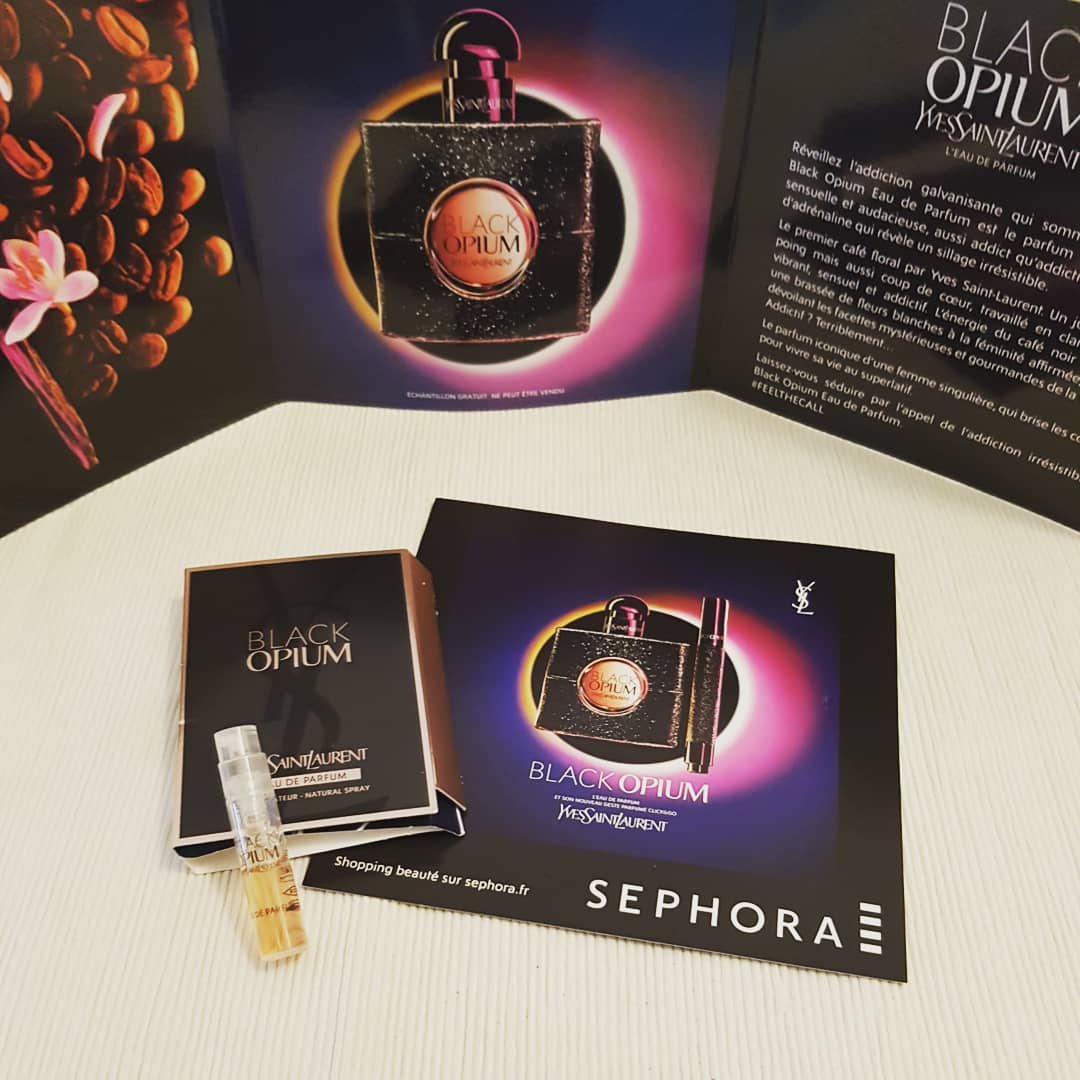 FamilyTest_fr's tweet photo. Reçu du jour #echantillons le parfum Black Opium de @YSL !
J'AIME ❤ un parfum à la vanille très agréable .
Et en plus sur simple présentation de ce flyer chez @Sephora offre un mini stylo de parfum Black Opium Merci 😍
#FEELTHECALL #yvessaintlaurent #parfum #blackopium https://t.co/nyuMYMaKzB