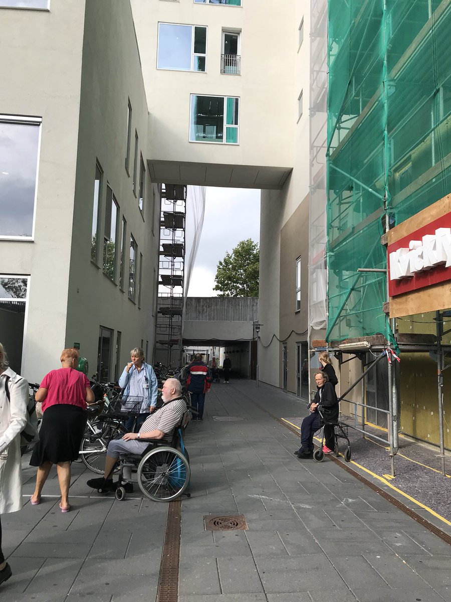 LeegstandNb's tweet photo. 2/2 Oplossingen zoekt Albertslund onder meer in het verplaatsen van functies vanuit de rand naar de kern van de stad, zoals het gezondheidscentrum. https://t.co/k00orj87W2