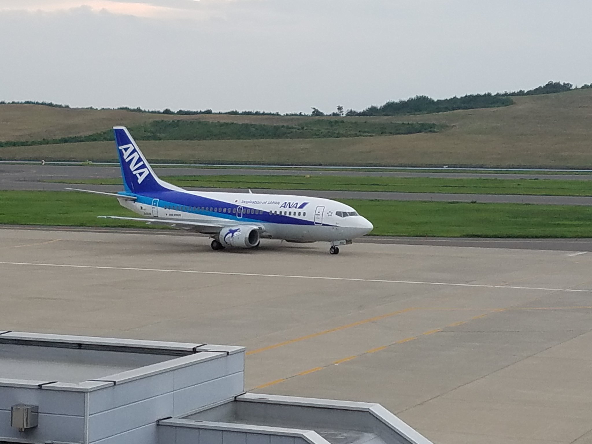 福島空港 福島エアポートサービス 福島空港なう 札幌便到着しました 新千歳空港再開に向け尽力された空港関係者の皆様 大変お疲れ様でした また不安な時間を過ごした乗客の皆様お疲れ様です そしておかえりなさい 今日はゆっくり